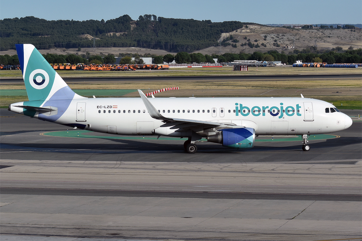 Iberojet Airbus A320 EC-LZD
